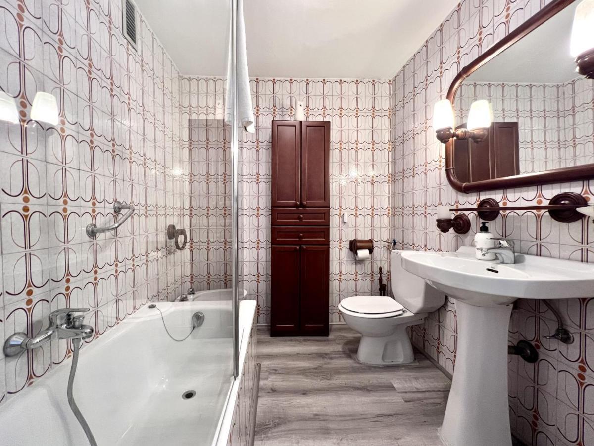 Housing Leon Santa Marina Apartment Екстериор снимка