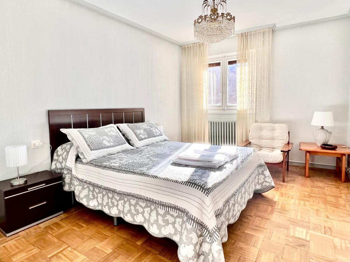 Housing Leon Santa Marina Apartment Екстериор снимка